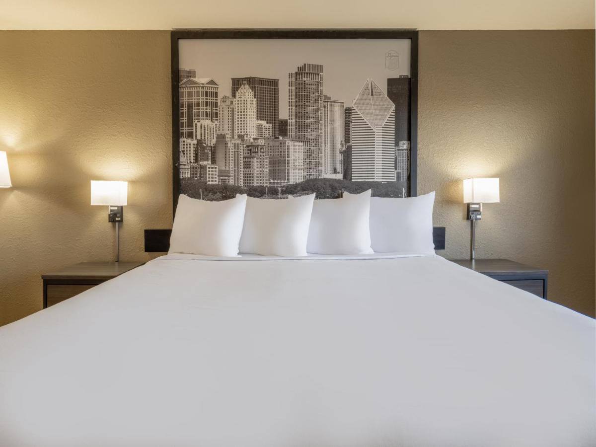 Super 8 By Wyndham Clinton Hotel Ngoại thất bức ảnh
