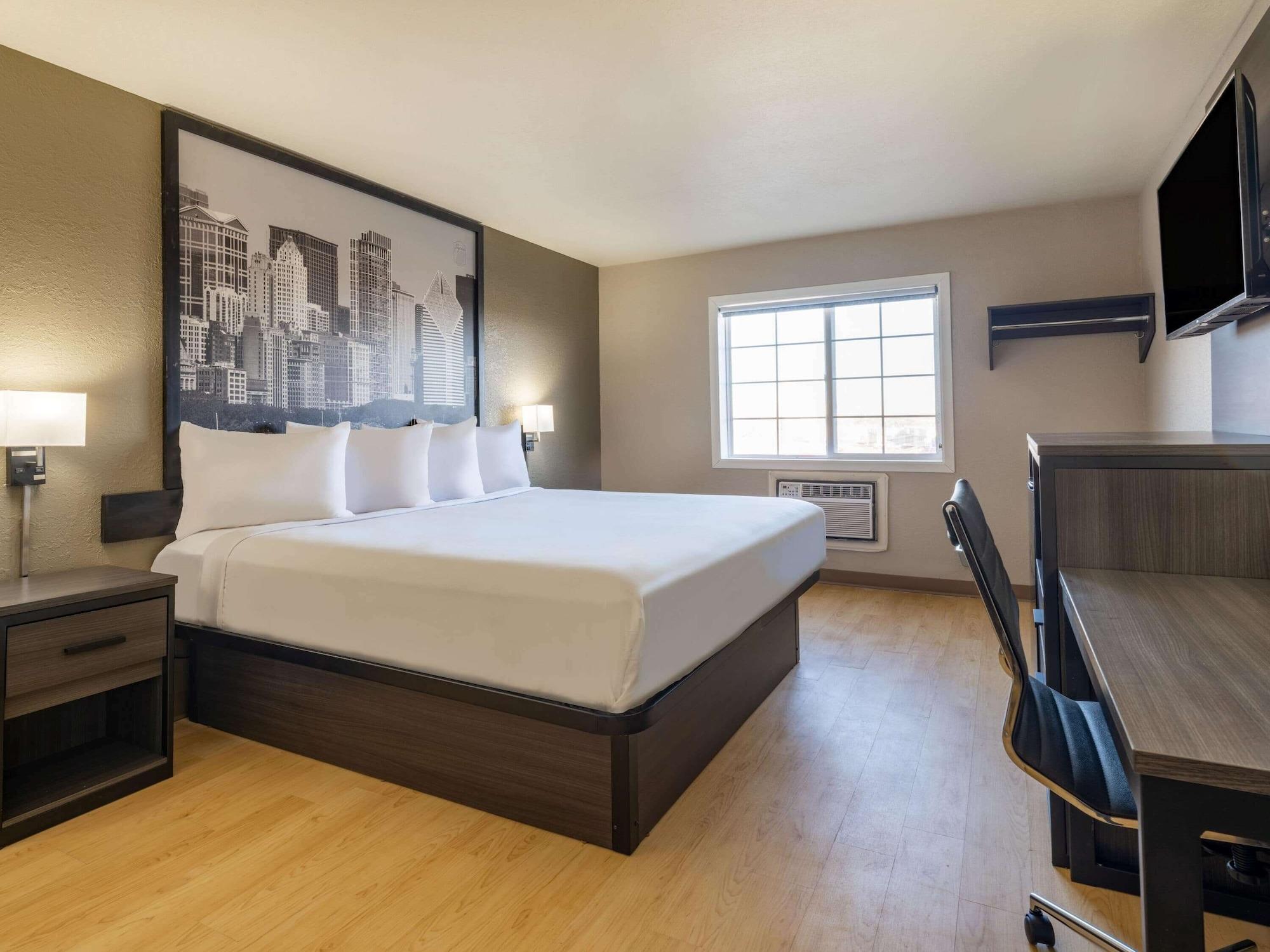 Super 8 By Wyndham Clinton Hotel Ngoại thất bức ảnh